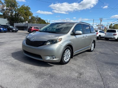 2015 TOYOTA SIENNA