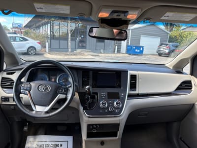 2015 TOYOTA SIENNA