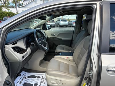 2015 TOYOTA SIENNA