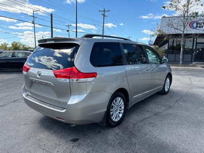 2015 TOYOTA SIENNA