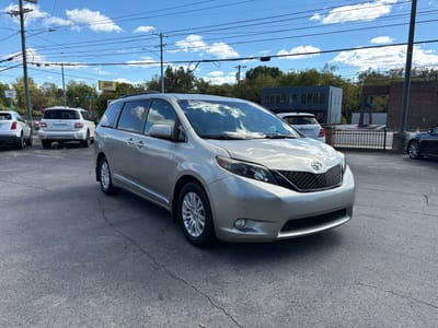 2015 TOYOTA SIENNA