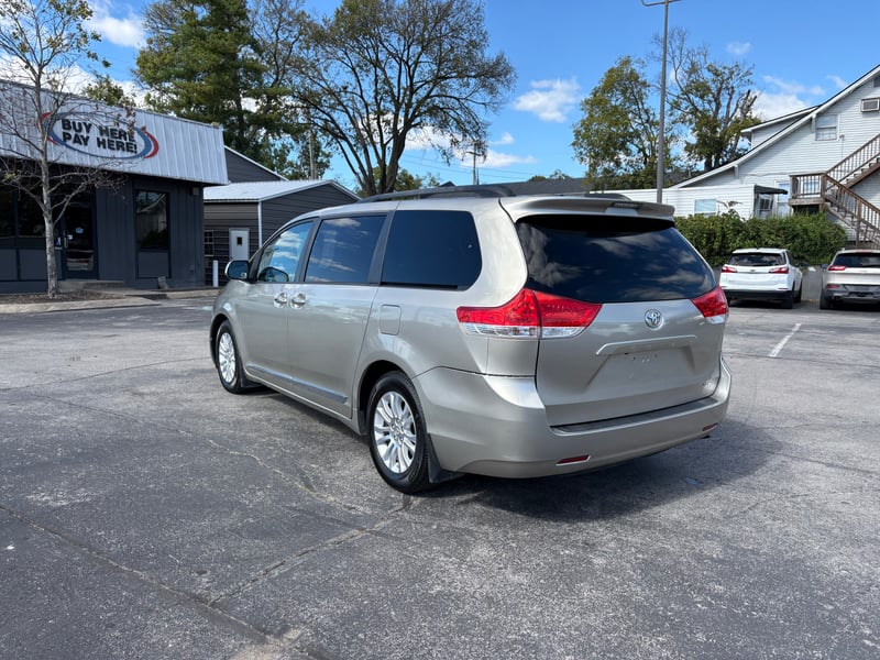 2015 TOYOTA SIENNA