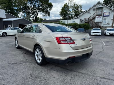 2018 Ford TAURUS