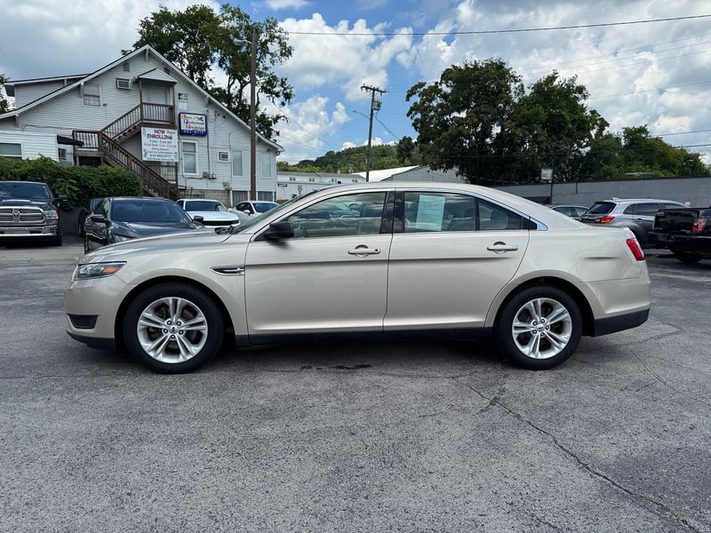 2018 Ford TAURUS