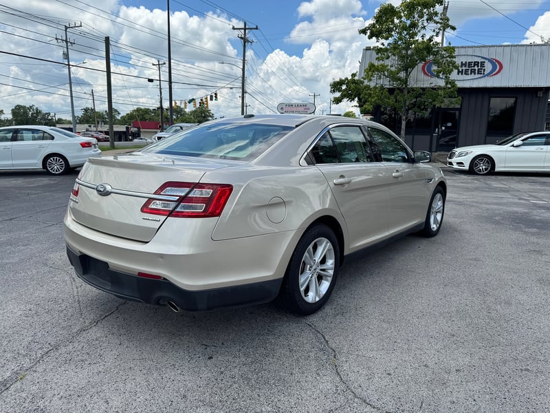 2018 Ford TAURUS