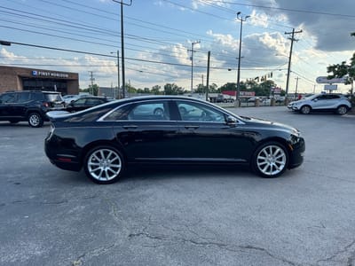 2016 Lincoln MKZ BASE