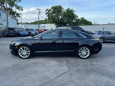 2016 Lincoln MKZ BASE