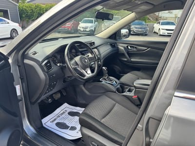 2019 Nissan ROGUE S; SL; SV