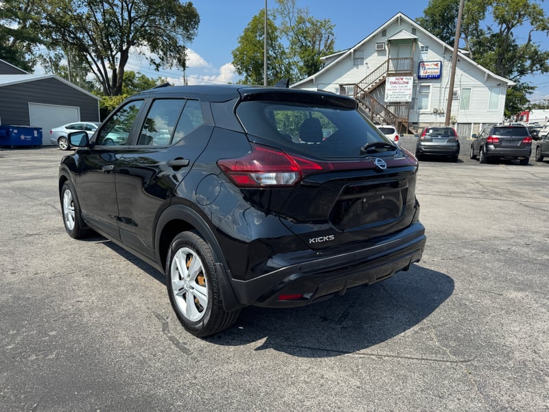 2021 NISSAN KICKS