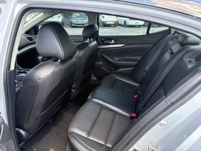 2016 NISSAN Maxima