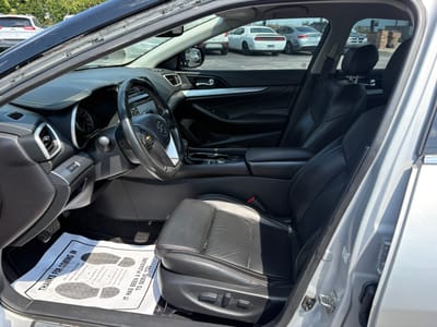 2016 NISSAN Maxima