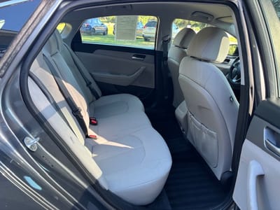 2019 HYUNDAI SONATA SE