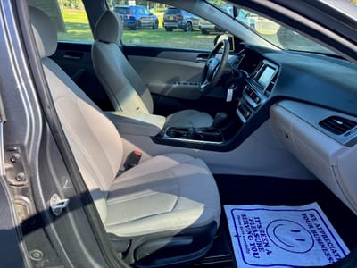 2019 HYUNDAI SONATA SE