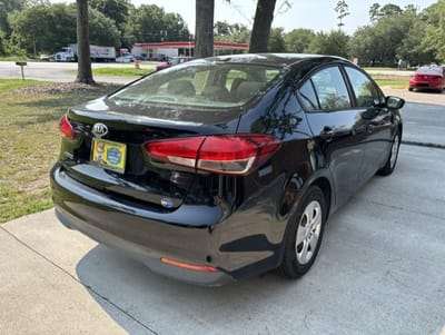 2017 KIA Forte LX Base