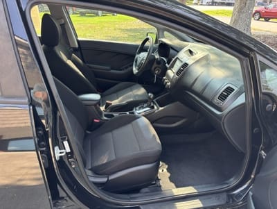 2017 KIA Forte LX Base