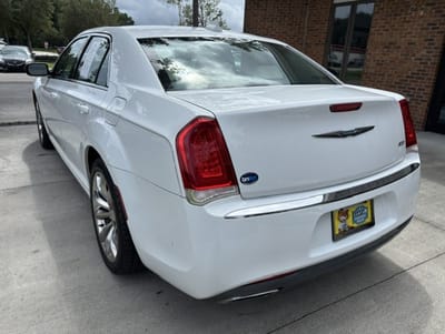 2017 CHRYSLER 300 LIMITED