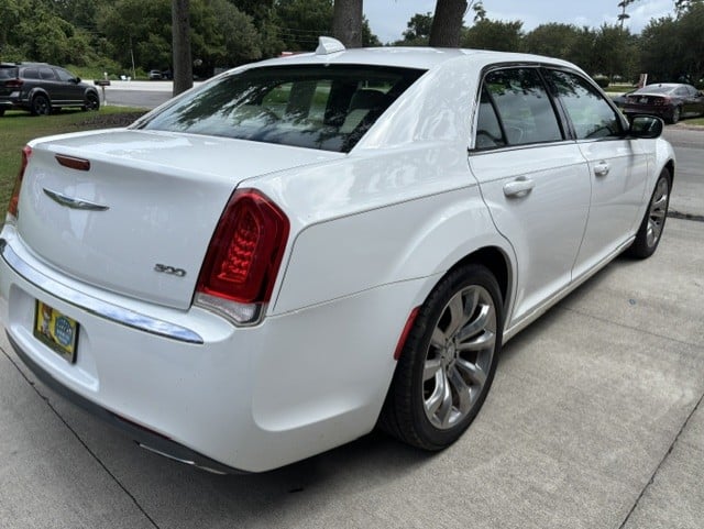 2017 CHRYSLER 300 LIMITED