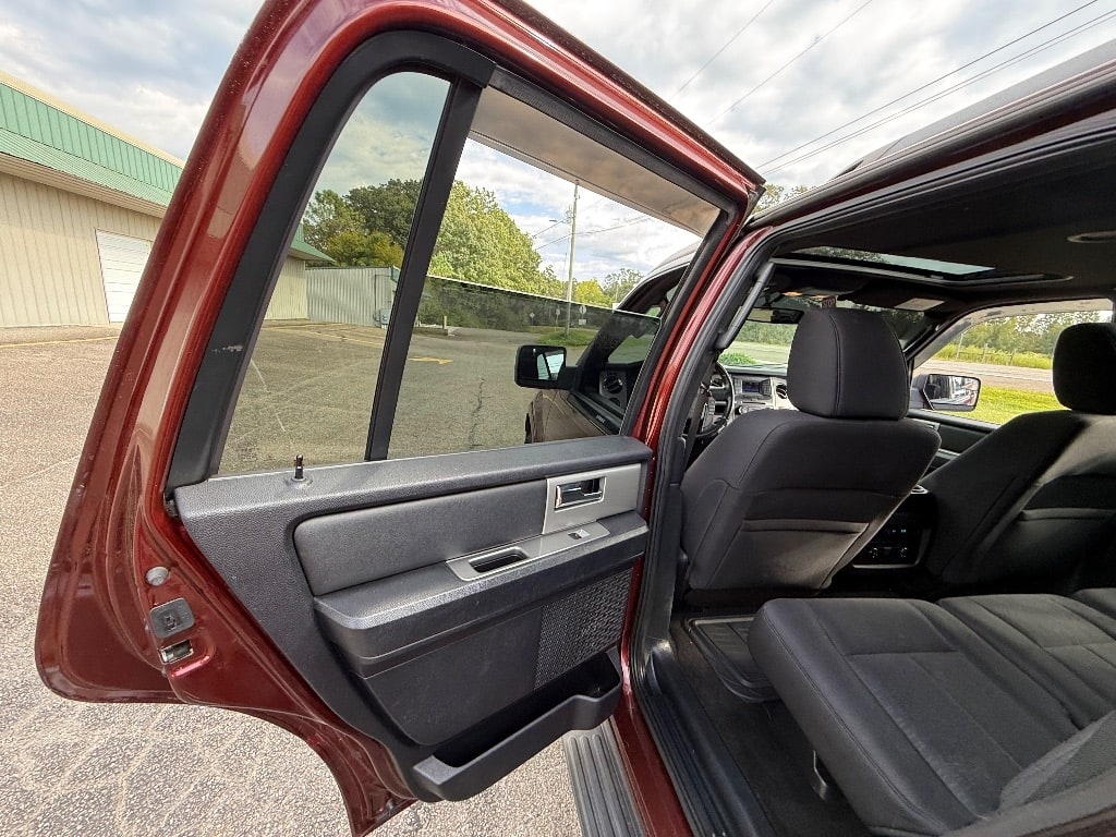 2017 Ford Expedition XLT - Photo 21