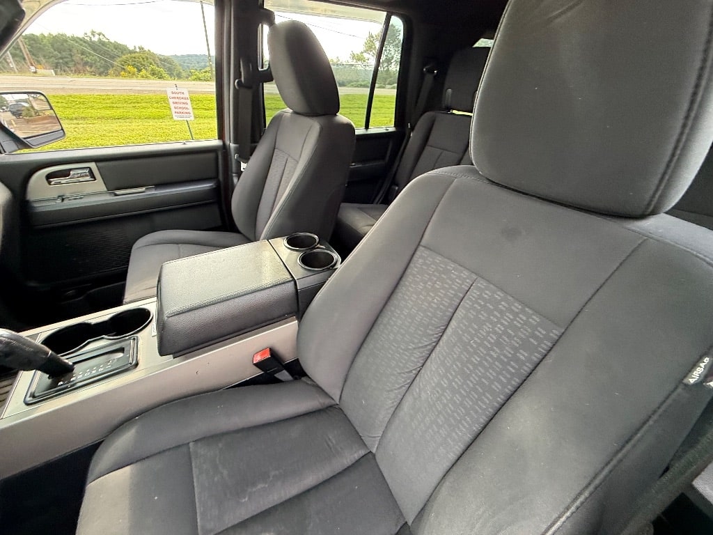 2017 Ford Expedition XLT - Photo 18