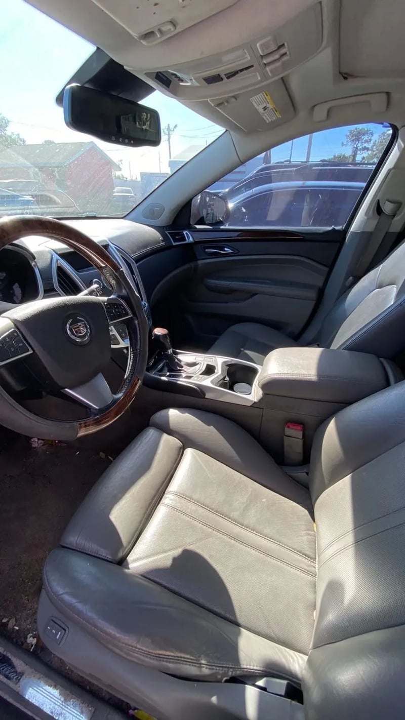 2011 CADILLAC SRX Luxury