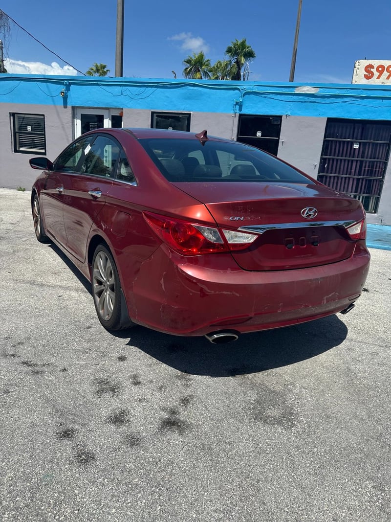2011 HYUNDAI Sonata Middle level