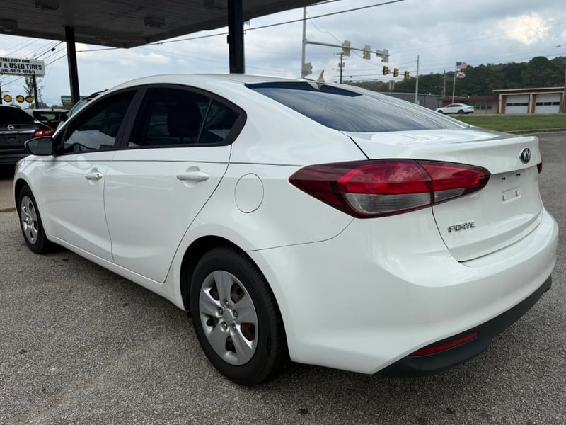 2017 KIA Forte LX Base