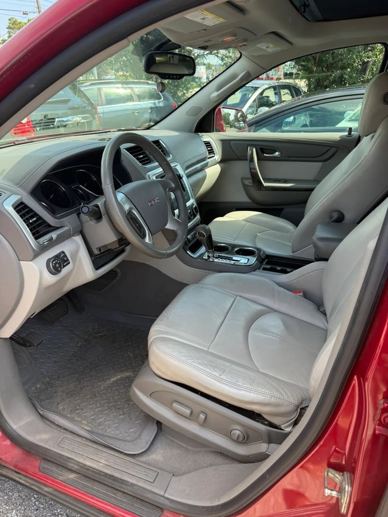 2013 GMC Acadia SLT 1