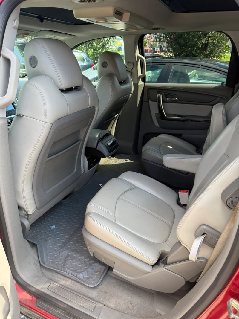2013 GMC Acadia SLT 1