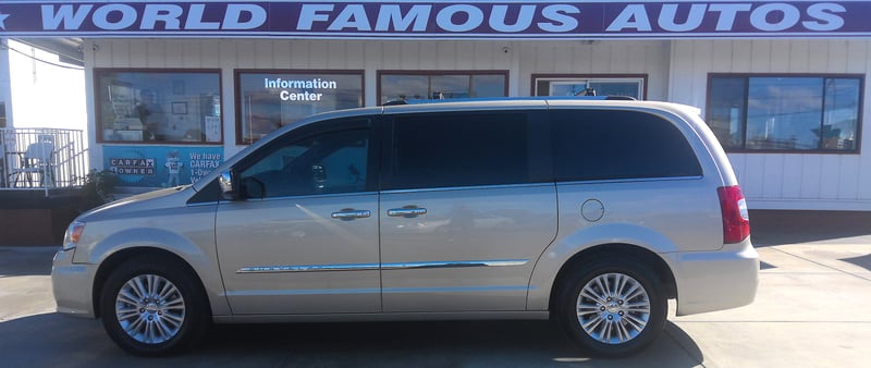 2014 CHRYSLER T&C