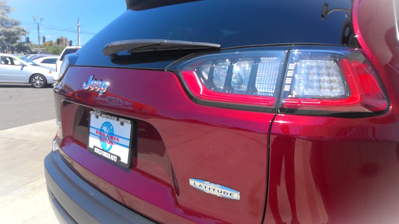 2019 JEEP CHEROKEE