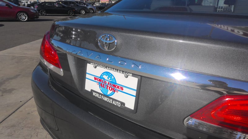 2011 TOYOTA AVALON