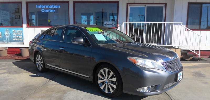 2011 TOYOTA AVALON