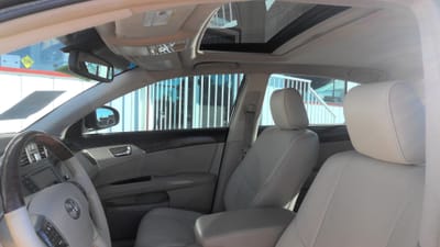 2011 TOYOTA AVALON