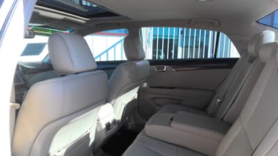 2011 TOYOTA AVALON