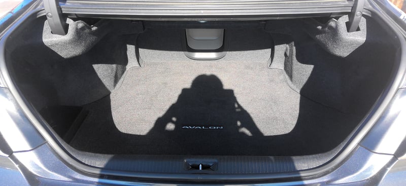2011 TOYOTA AVALON
