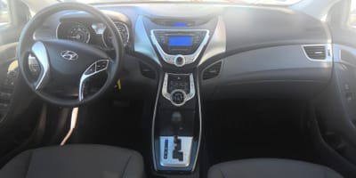 2012 HYUNDAI ELANTRA