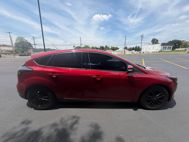 2016 Ford Focus Hatchback SE