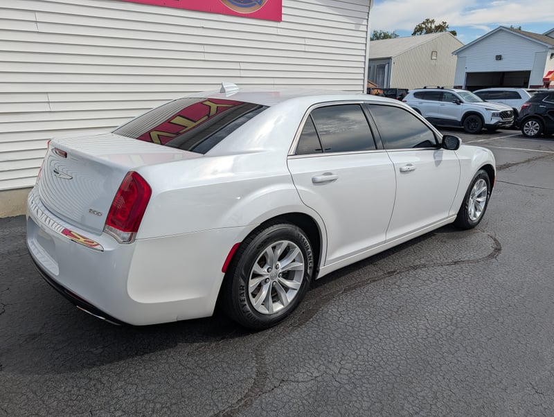 2015 CHRYSLER 300 LIMITED