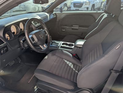 2014 DODGE CHALLENGER SXT Base