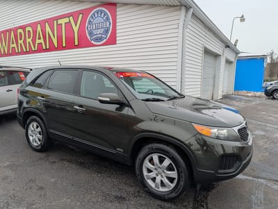 2013 KIA SORENTO EX; LX Base / LX