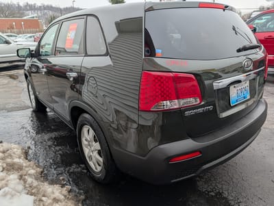 2013 KIA SORENTO EX; LX Base / LX
