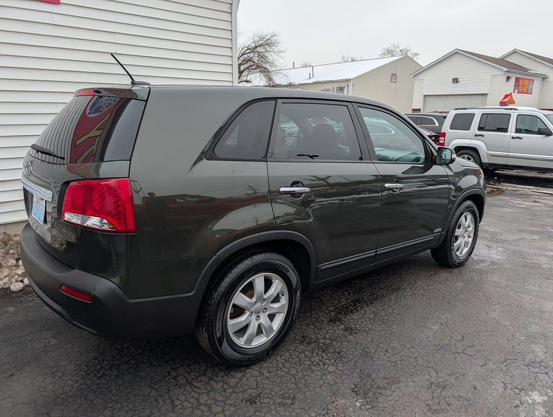 2013 KIA SORENTO EX; LX Base / LX