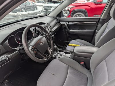 2013 KIA SORENTO EX; LX Base / LX