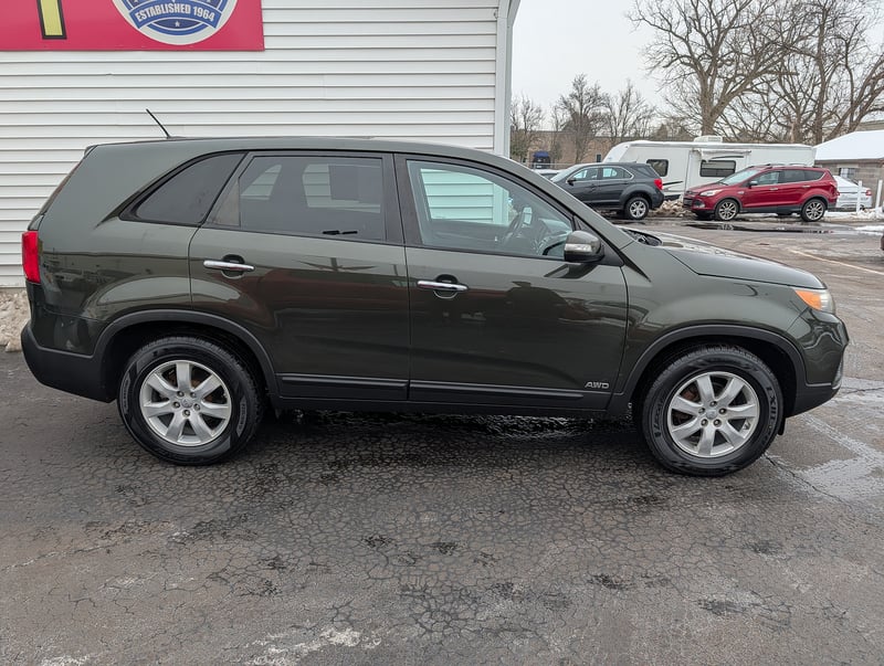 2013 KIA SORENTO EX; LX Base / LX