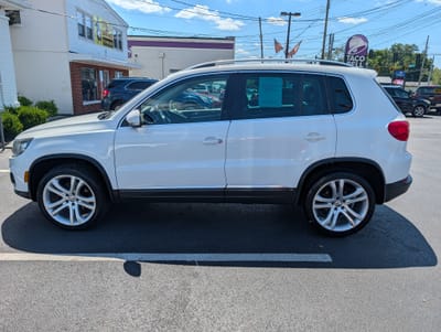 2012 VOLKSWAGEN TIGUAN S; SE; SEL; W