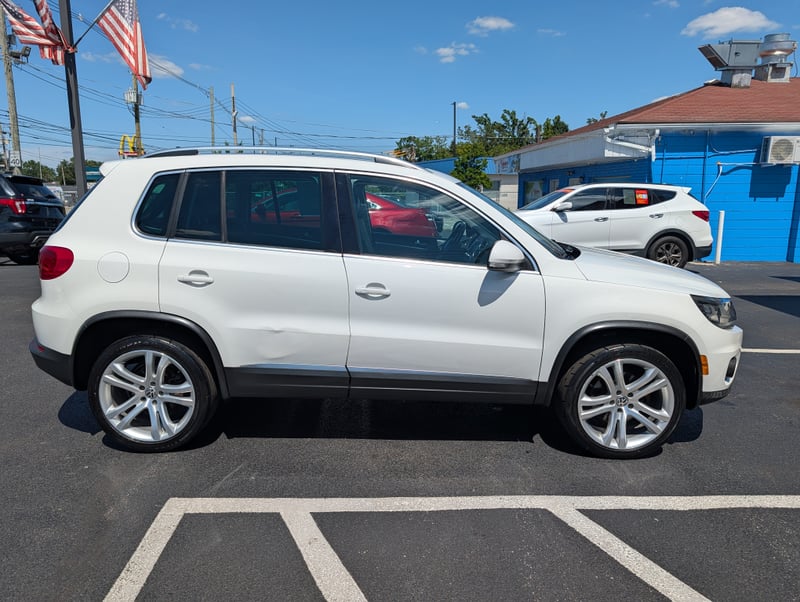 2012 VOLKSWAGEN TIGUAN S; SE; SEL; W