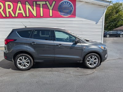 2019 FORD ESCAPE SE