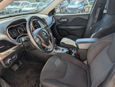 2016 JEEP CHEROKEE LATITUDE; N Latitude/Longitude/North