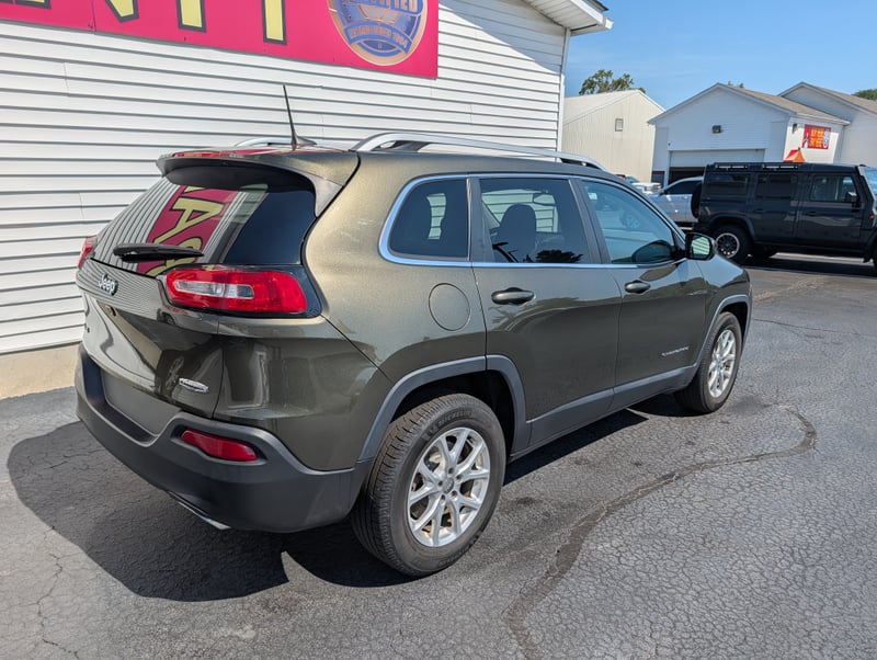 2016 JEEP CHEROKEE LATITUDE; N Latitude/Longitude/North
