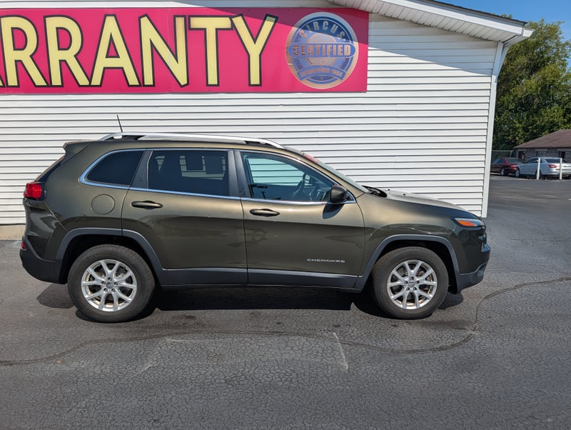 2016 JEEP CHEROKEE LATITUDE; N Latitude/Longitude/North
